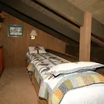 Discovery 4 #142, Loft